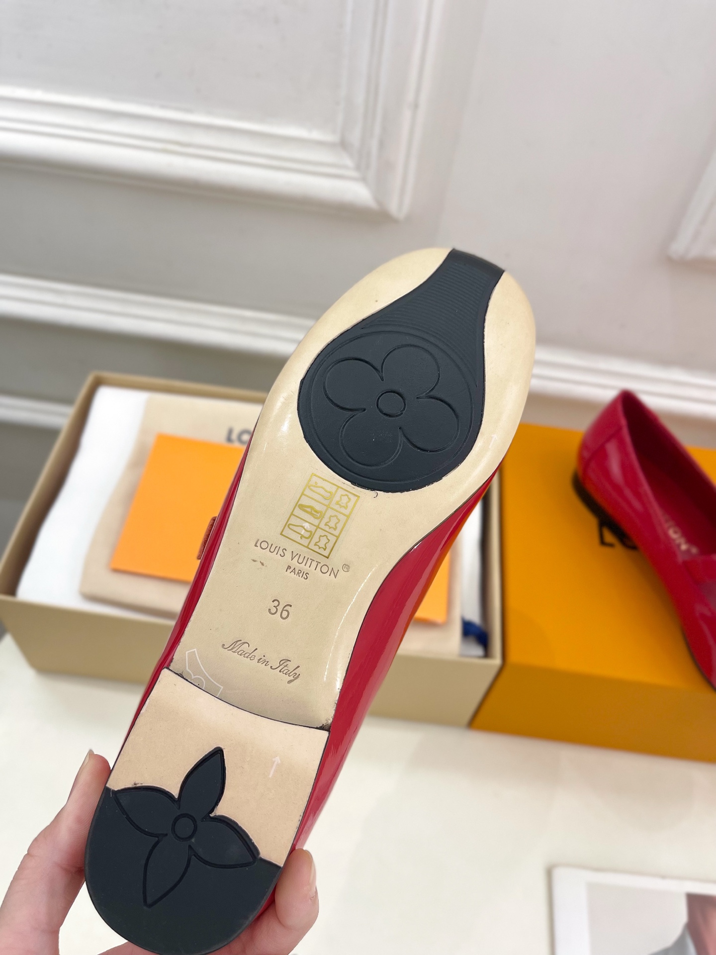 Louis Vuitton  1ACYWY Soho Flat Mary Jane  Colors Cerise