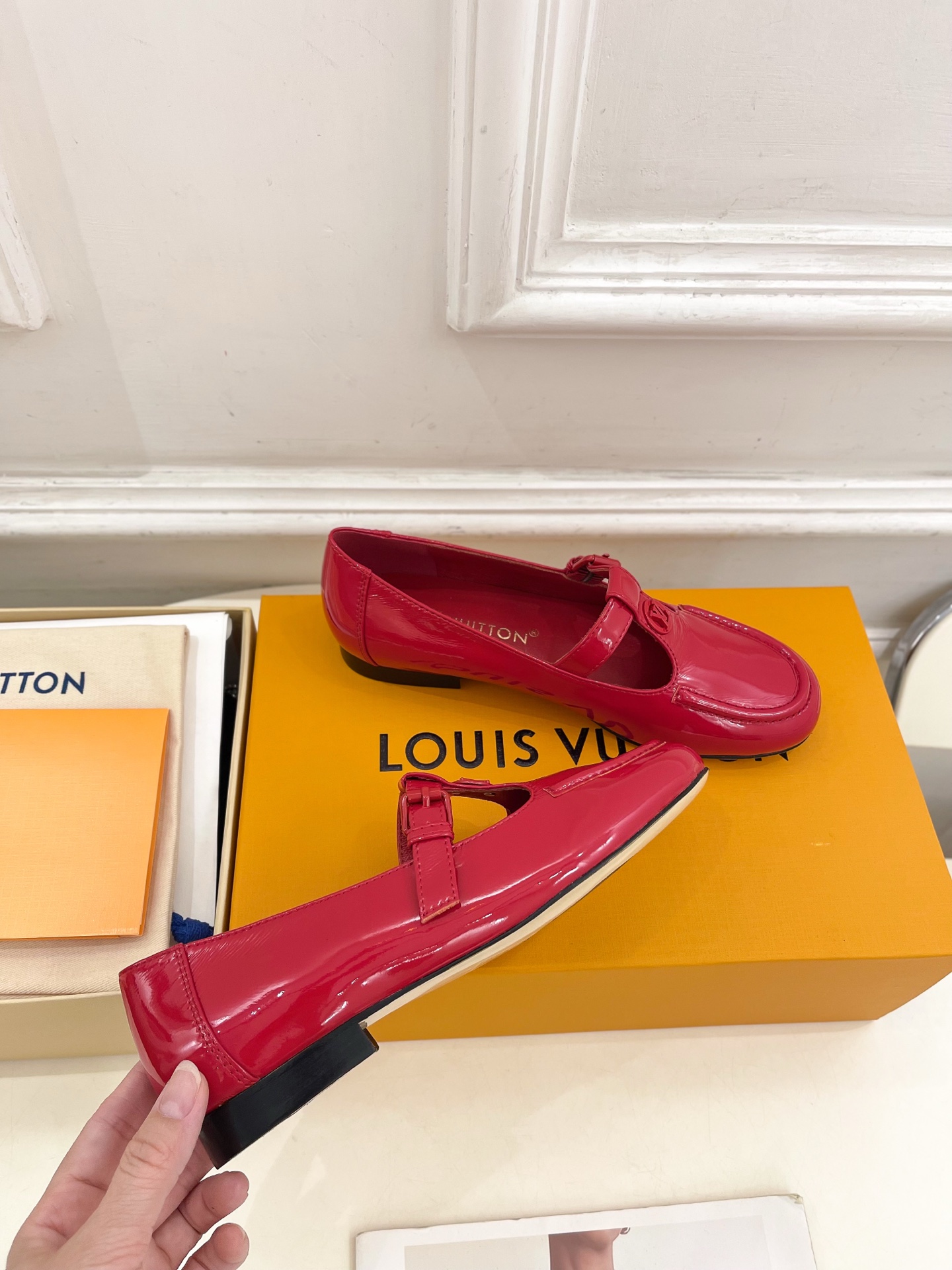 Louis Vuitton  1ACYWY Soho Flat Mary Jane  Colors Cerise