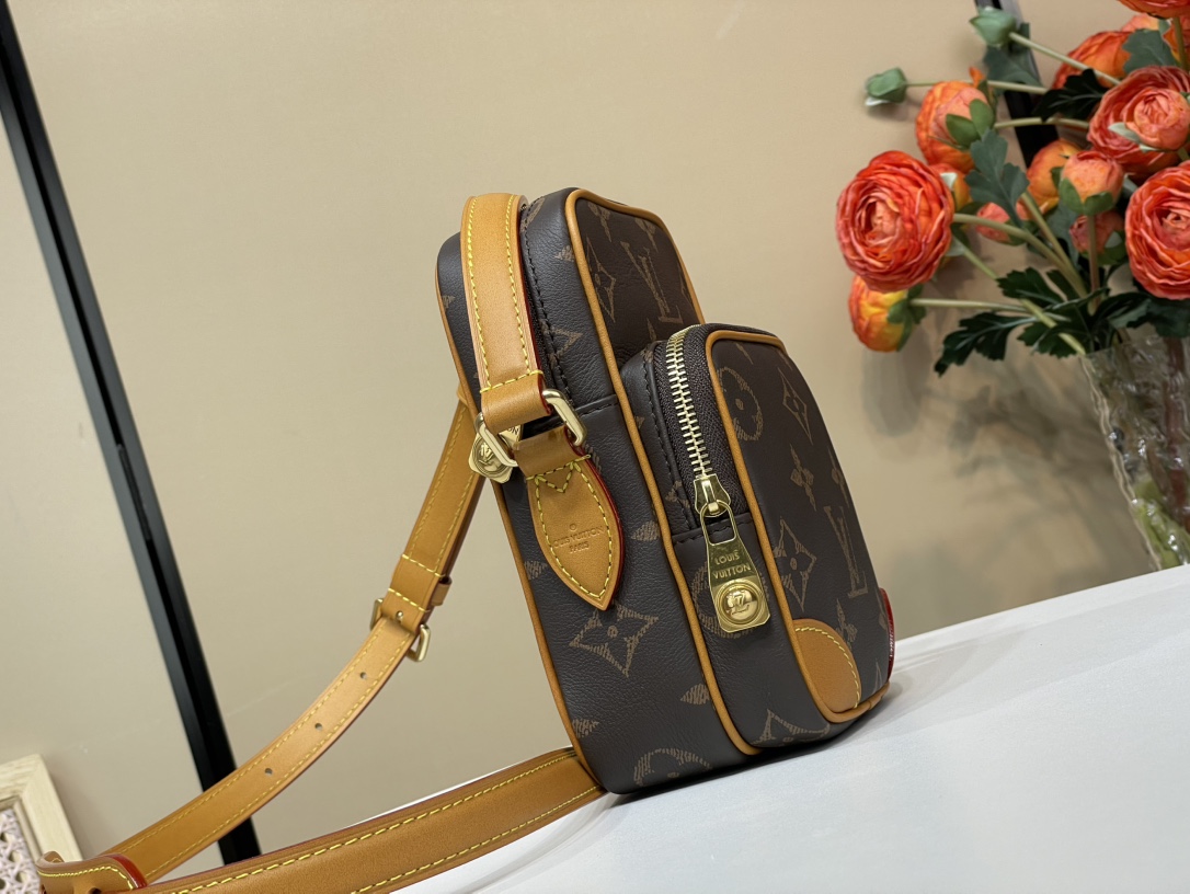 Louis Vuitton Amazone Autres Cuirs Monogram - Bags and Small