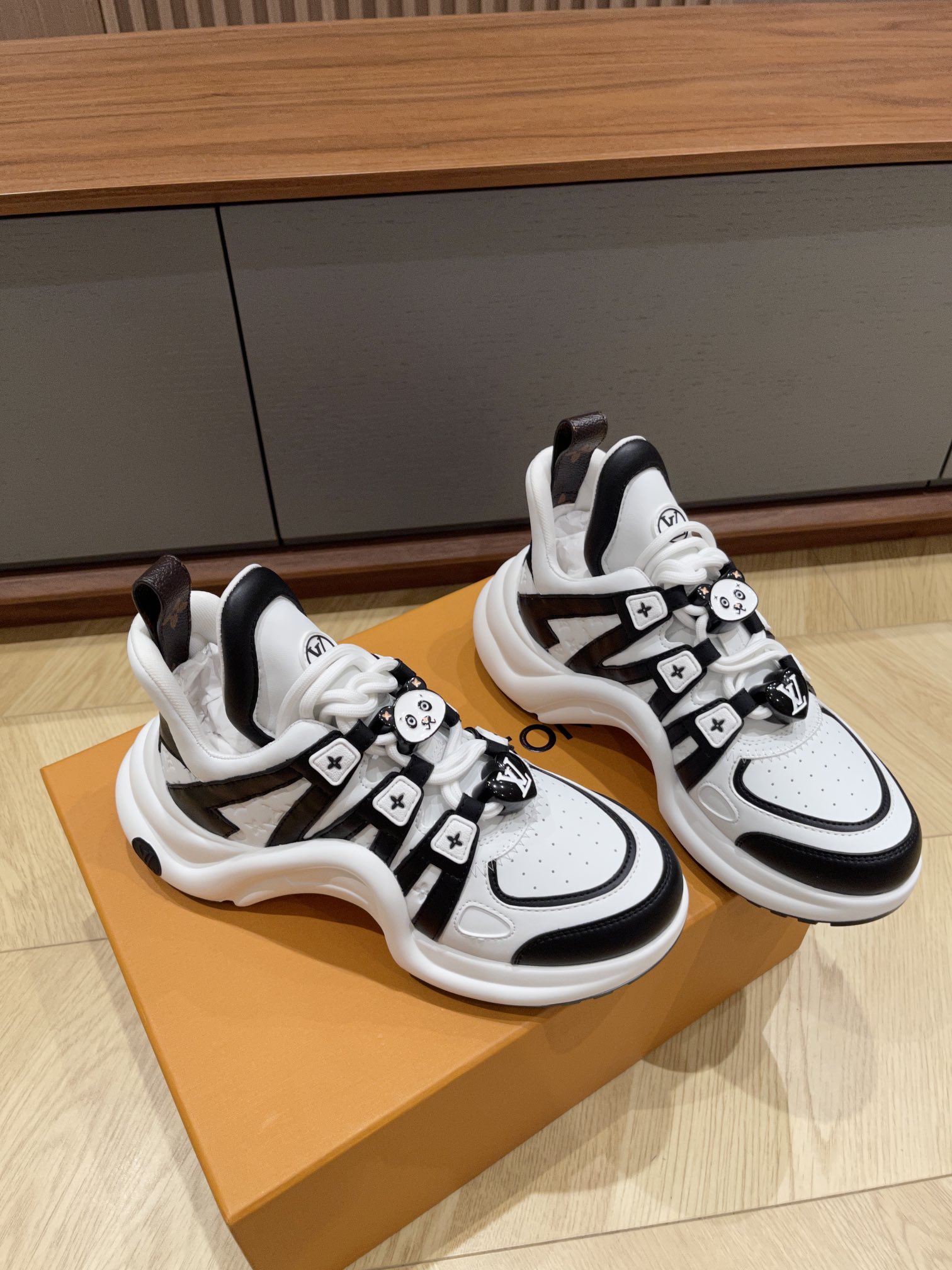 Louis Vuitton Archlight Sneakers White Black Monogram