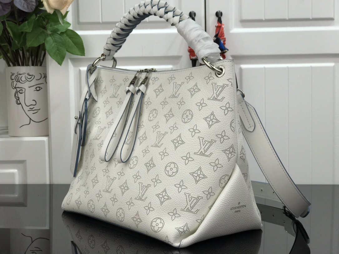 Louis Vuitton Beauvre Hobo Shoulder Bag White Leather
