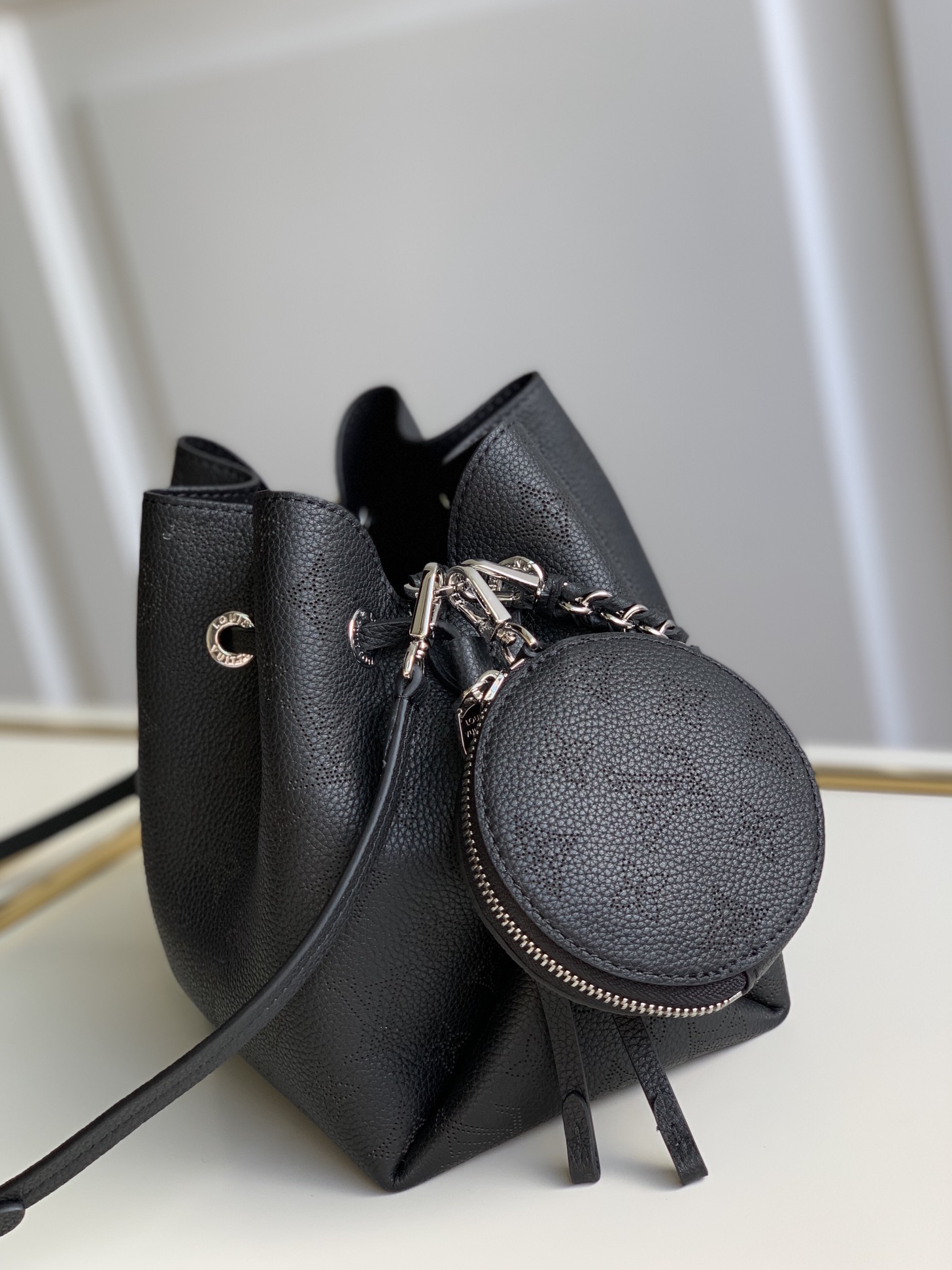 Louis Vuitton Bella Bucket Bag – Black