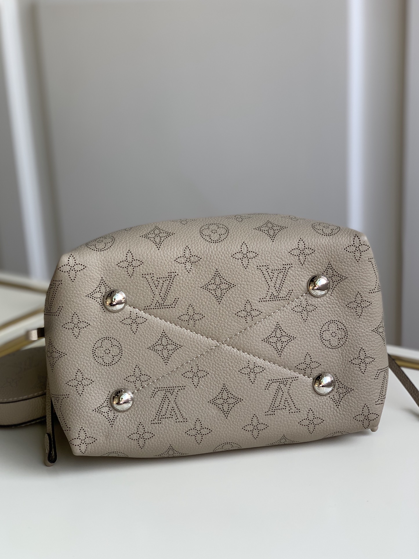 Louis Vuitton Bella 'Galet Grey'