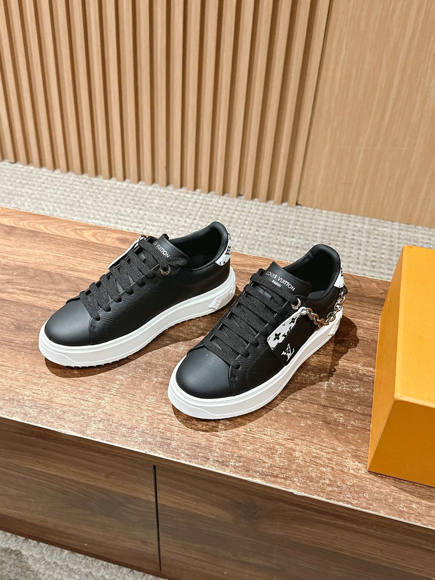 Louis Vuitton Black Classic Leather Sneakers