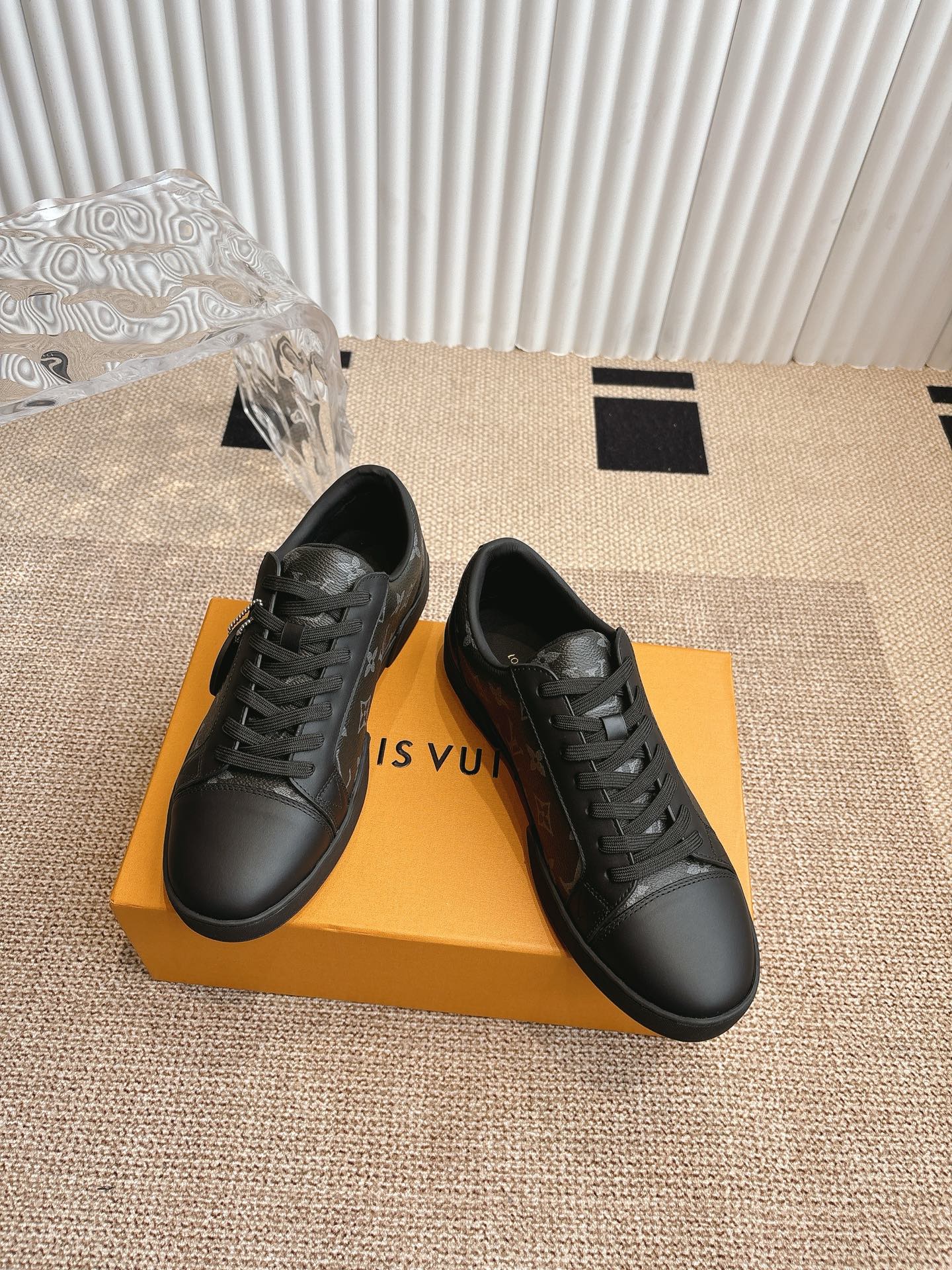 Louis Vuitton Black Leather Low-Top Sneakers