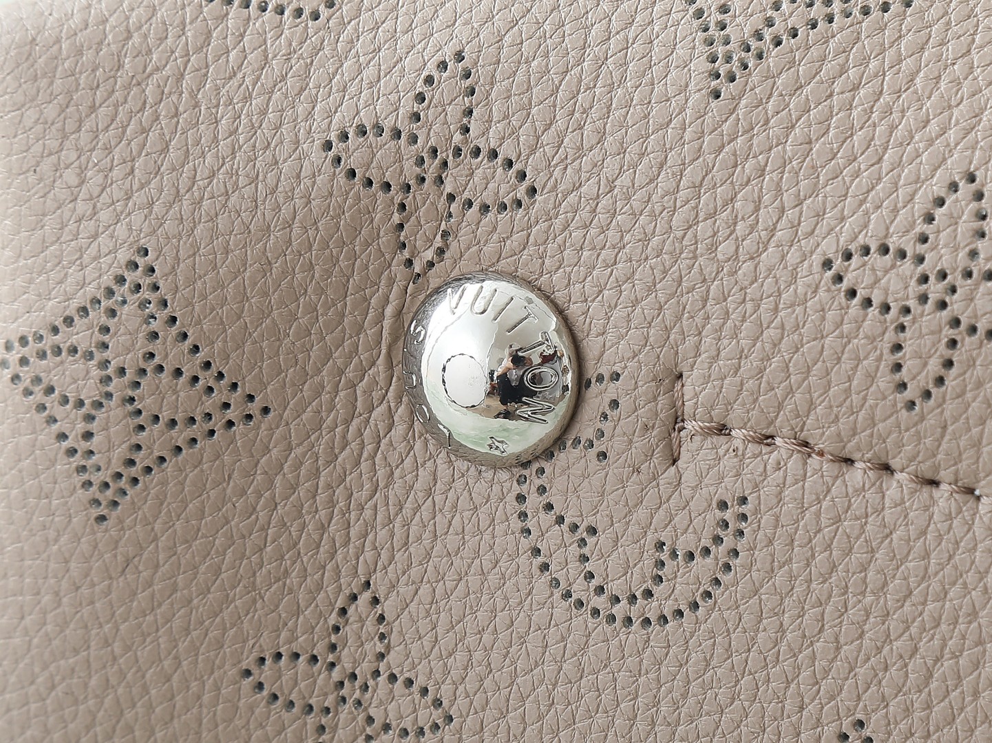 LOUIS VUITTON Boundless Mahina Leather - Handbags