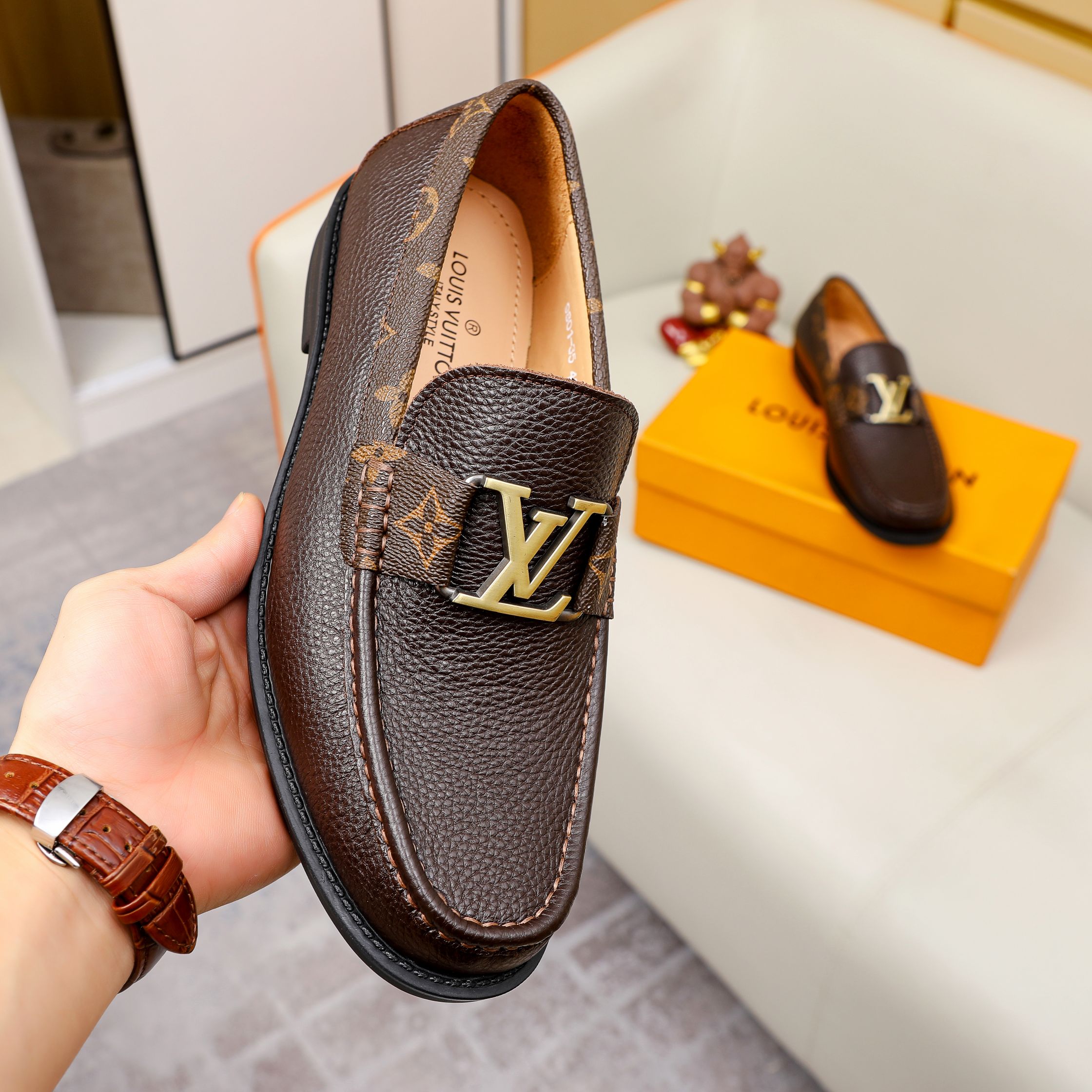 gold buckle LV Brown Leather Loafers