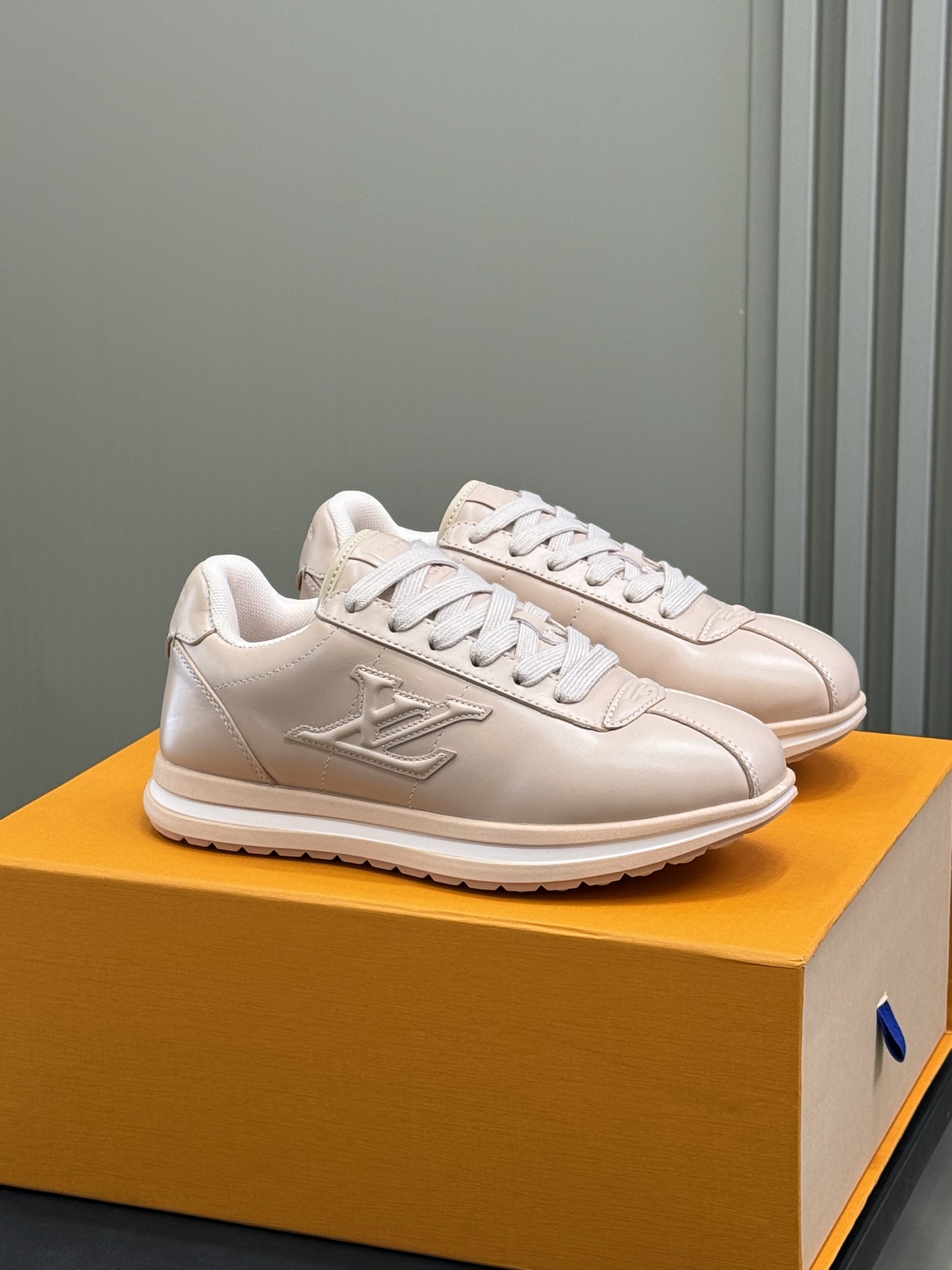 Louis Vuitton  BUTTERSOFT Sneaker  Colors Pink