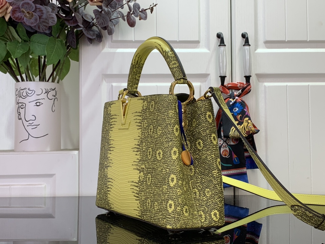 Louis Vuitton Capucines Bb