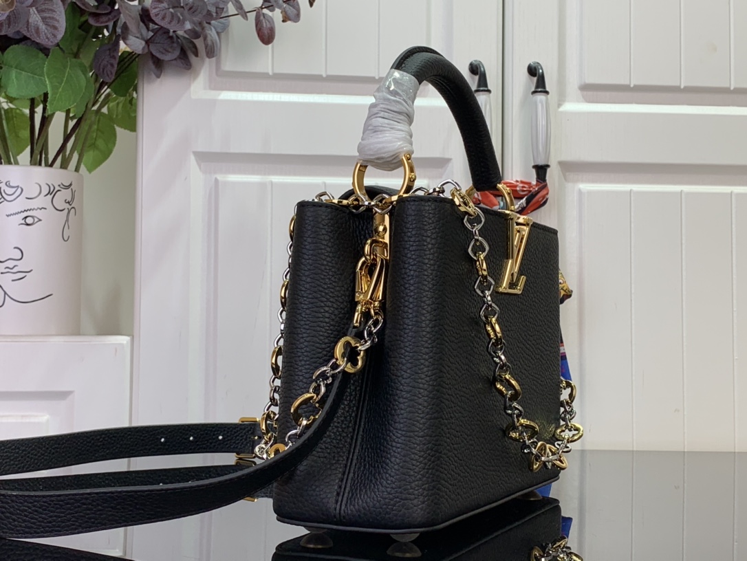 Louis Vuitton Capucines BB Capucines - Women