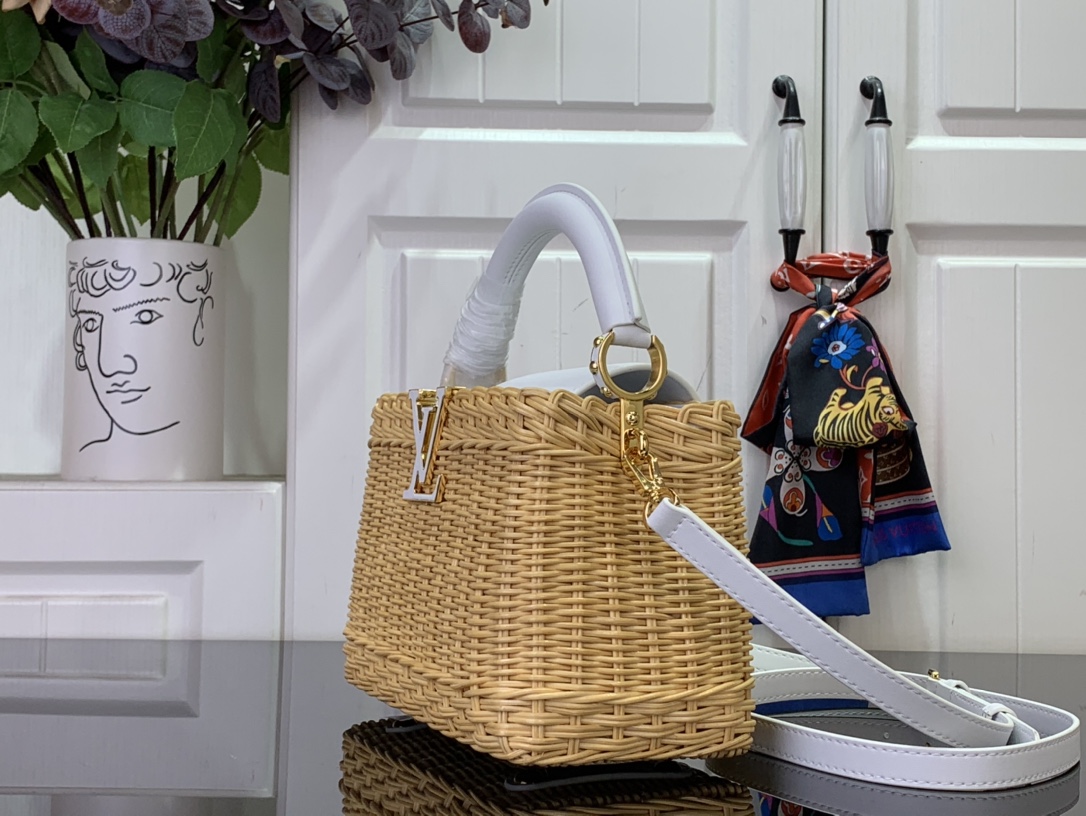 Louis Vuitton Capucines BB - Luxury Women City Bags