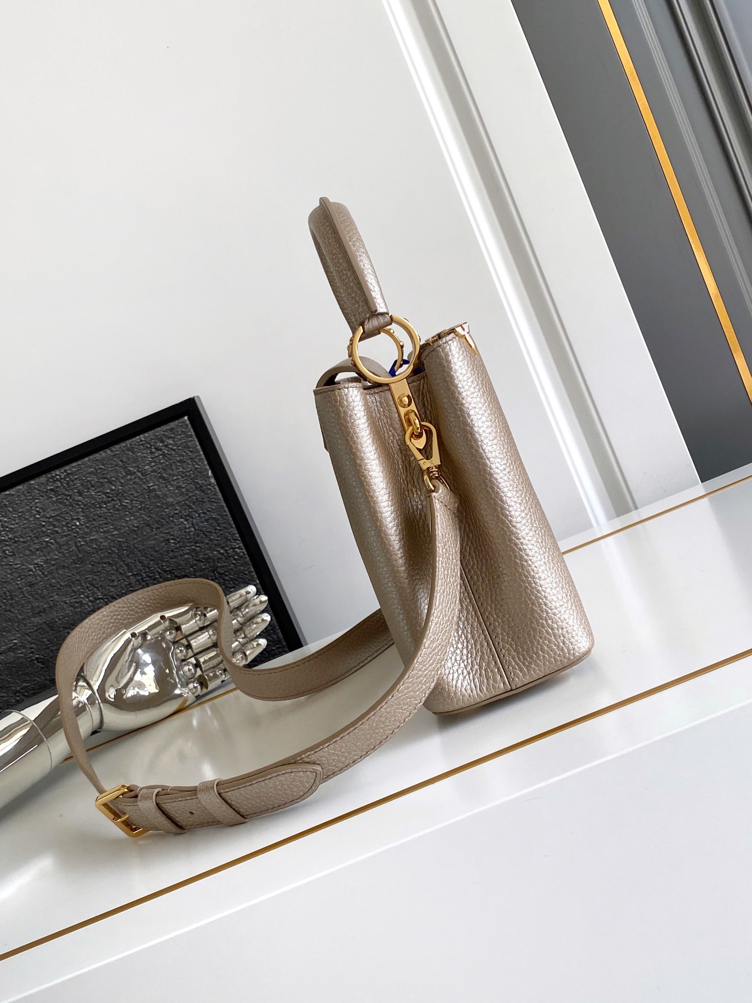 LOUIS VUITTON Capucines Mini Capucines Beige Bag