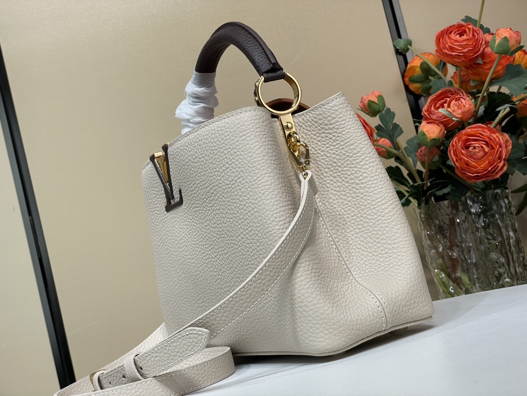 Louis Vuitton Capucines MM Capucines - Women - Handbags