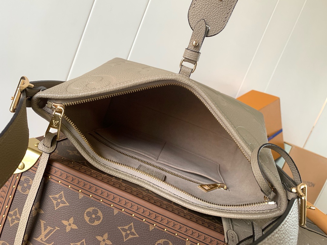 Louis Vuitton CarryAll MM Bag 'Tourterelle Grey'