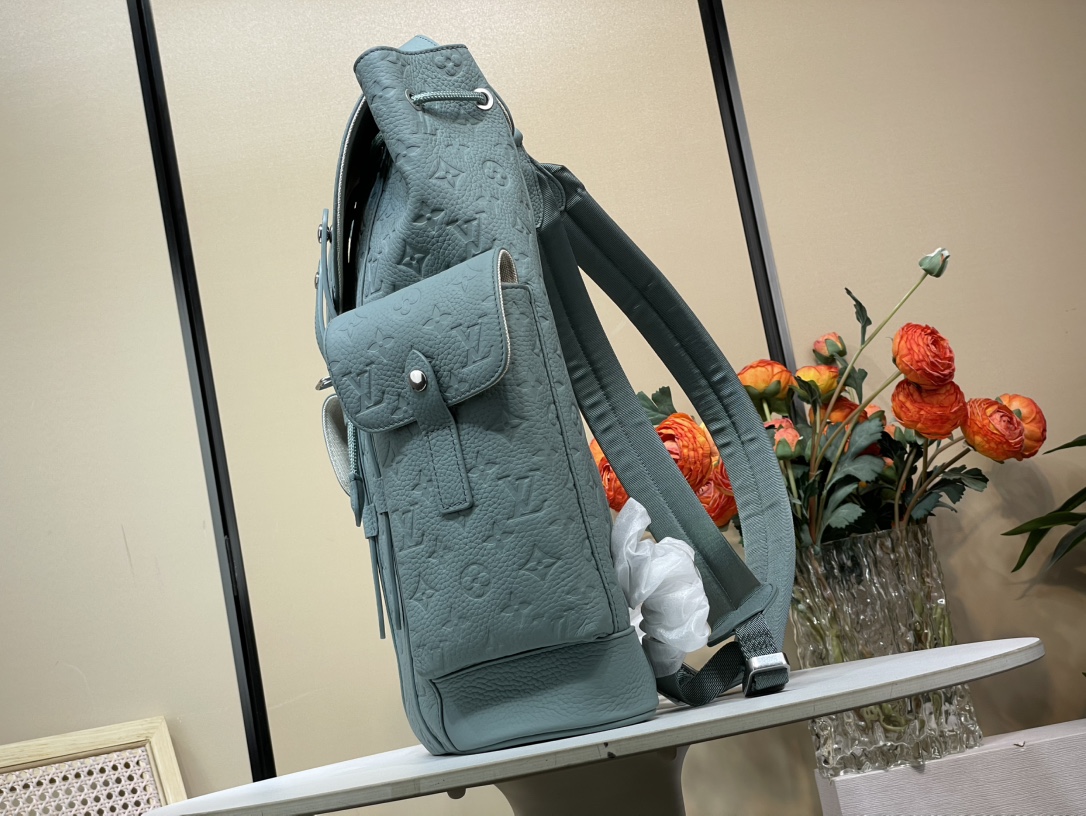 Louis Vuitton Christopher MM Taurillon Monogram - Bags and Small