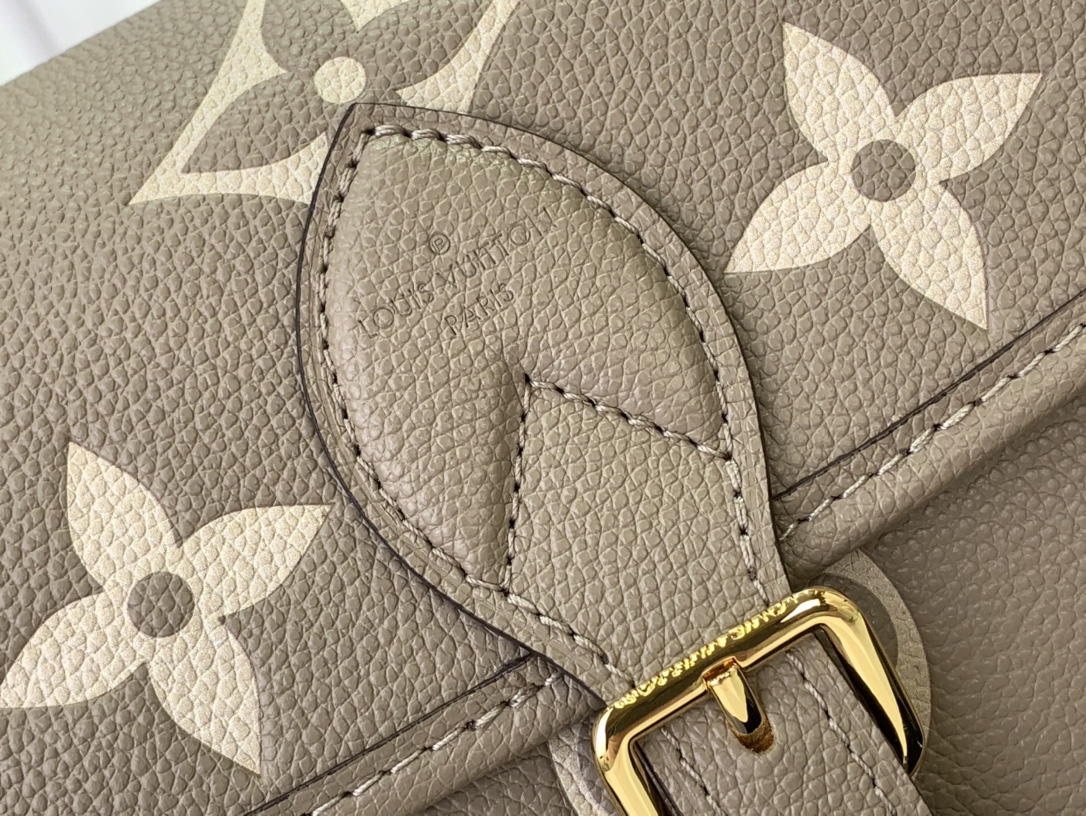 Louis Vuitton Diane Underarm Baguette Bag
