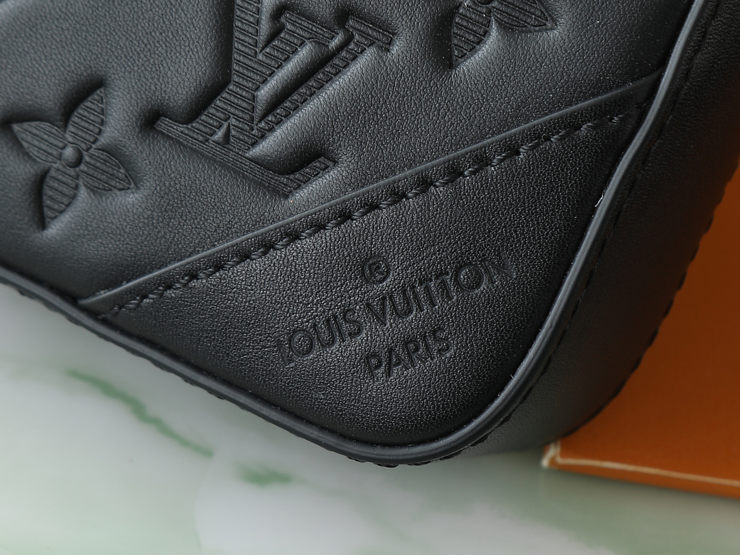 Louis Vuitton Duo Messenger ‘Black’