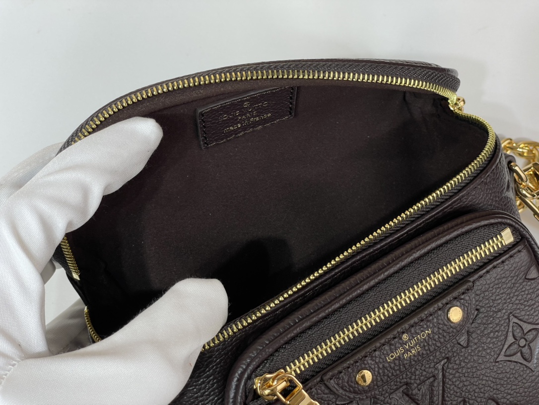 LOUIS VUITTON Empreinte Mini Bumbag Black 1446675 |