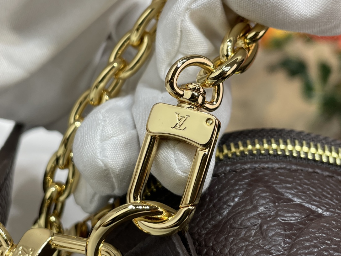 LOUIS VUITTON Empreinte Mini Bumbag Black 1446675 |