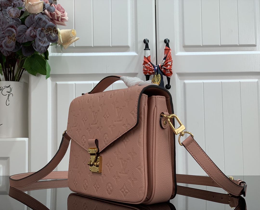 LOUIS VUITTON Empreinte Pochette Metis Rose Poudre