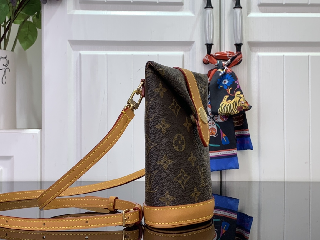 Louis Vuitton Envelope Pouch G69 - Men - Small Leather Goods | LOUIS Vuitton