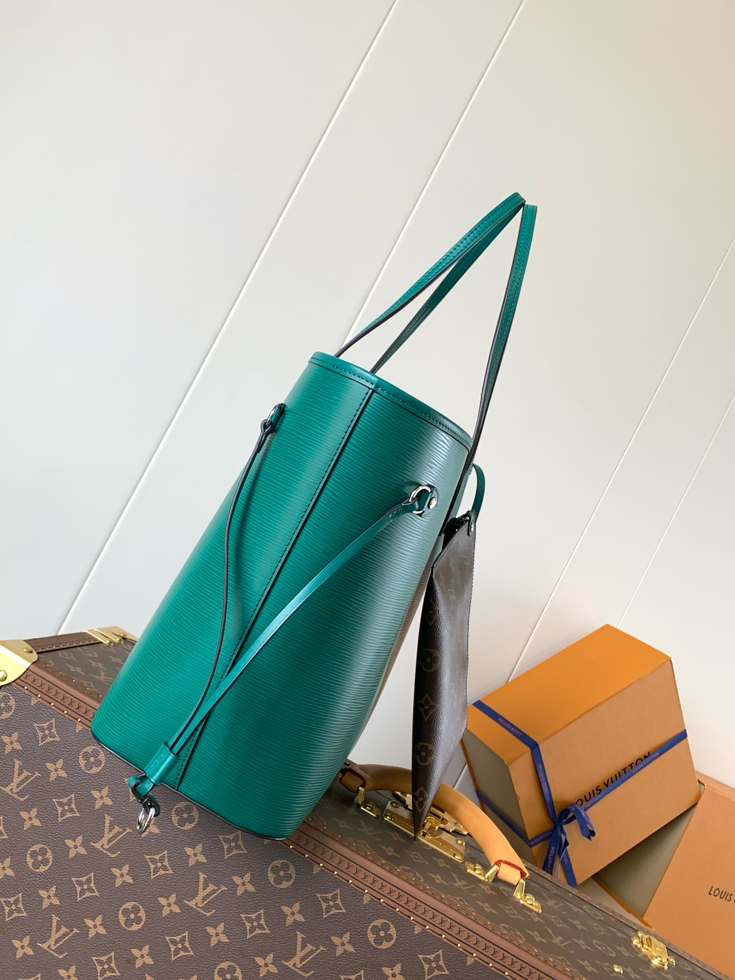 Louis Vuitton Epi Leather Neverfull w/Pouch MM - Blue Totes, Handbags