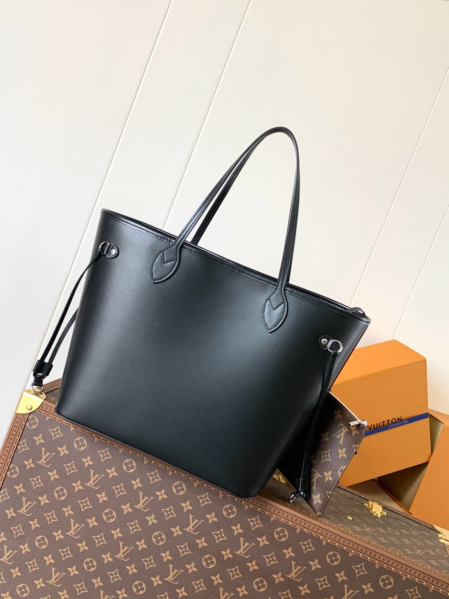 LOUIS VUITTON Epi Neverfull MM Tote Bag Leder Noir