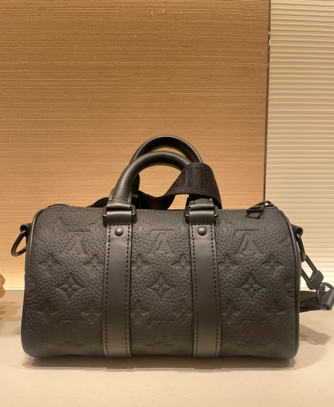 Louis Vuitton Keepall Bandoliere 25 Monogram Noir Leather Men’s Bag M20900 Used