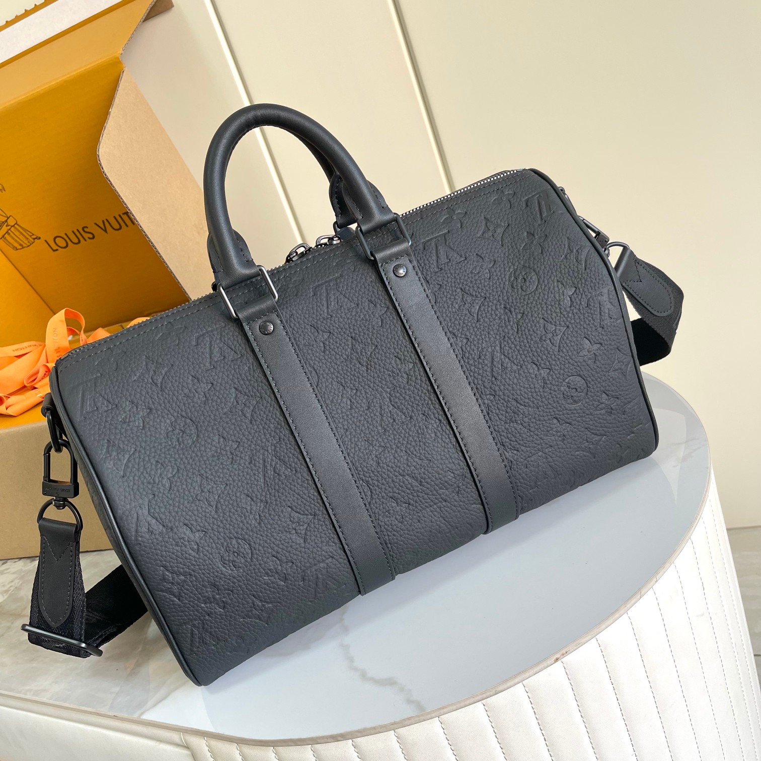 Louis Vuitton Keepall Bandoulière 35 Monogram Taurillon Leather