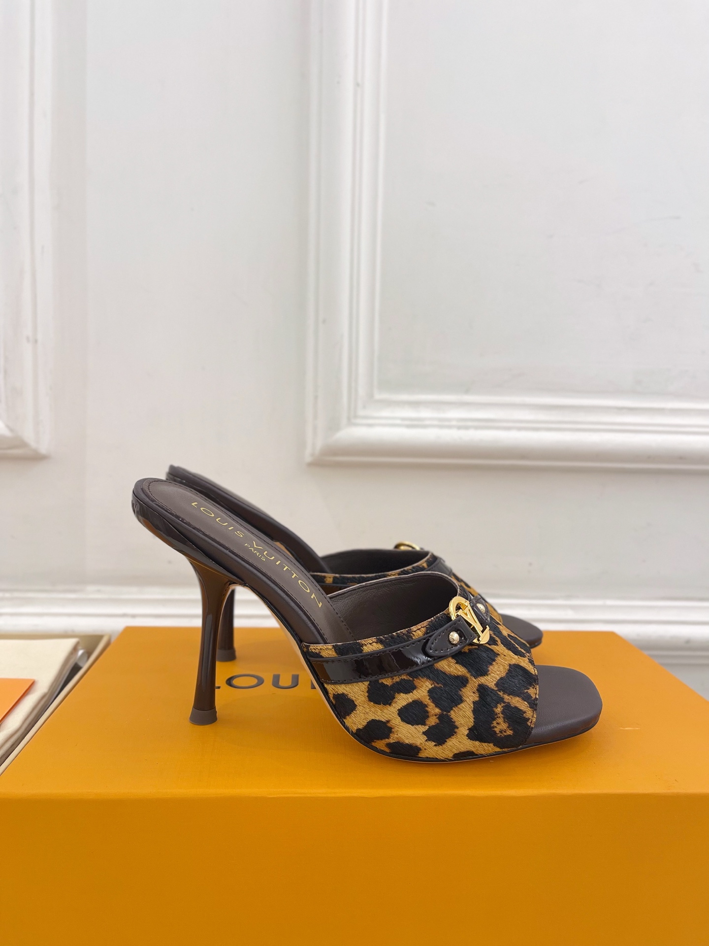 Louis Vuitton Leopard Print Slide Sandals for Women