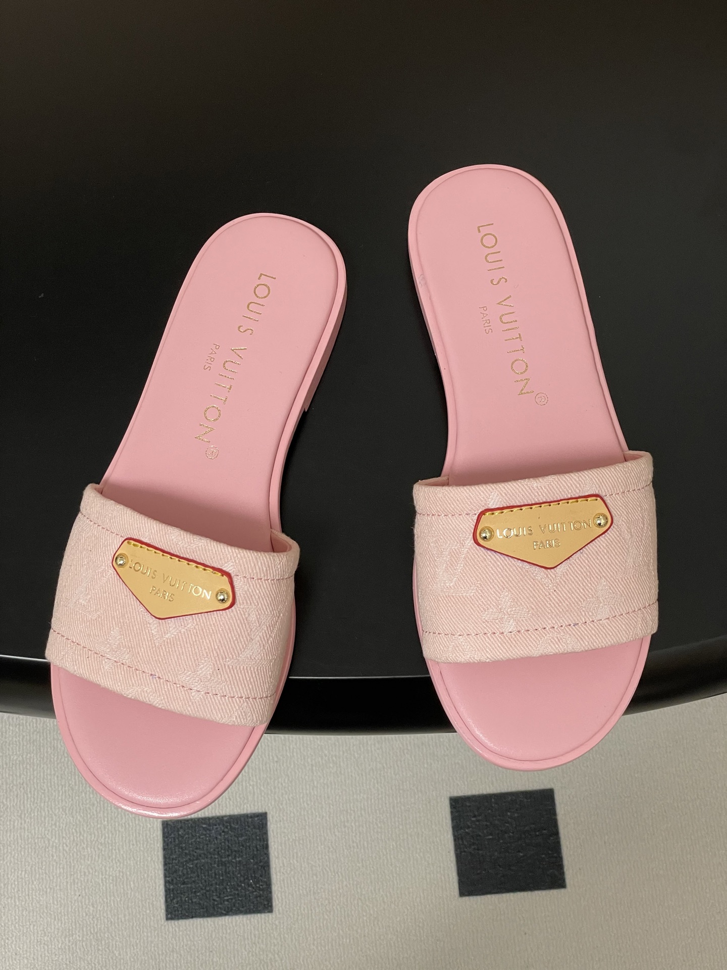LOUIS VUITTON LILY FLAT MULE ROSE 1AGX46