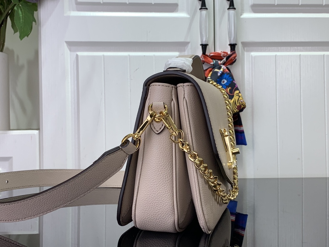 Louis Vuitton Lockme Beige Oxford Bag