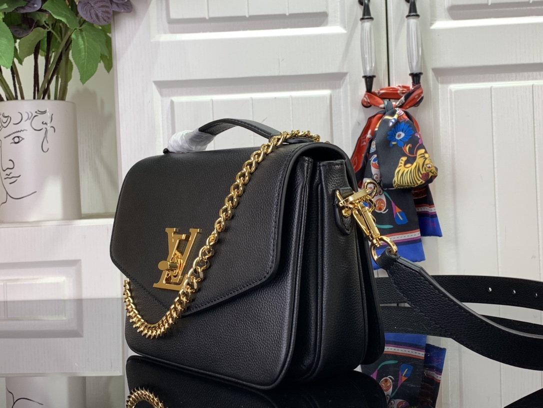 Louis Vuitton Lockme Oxford Bag Black