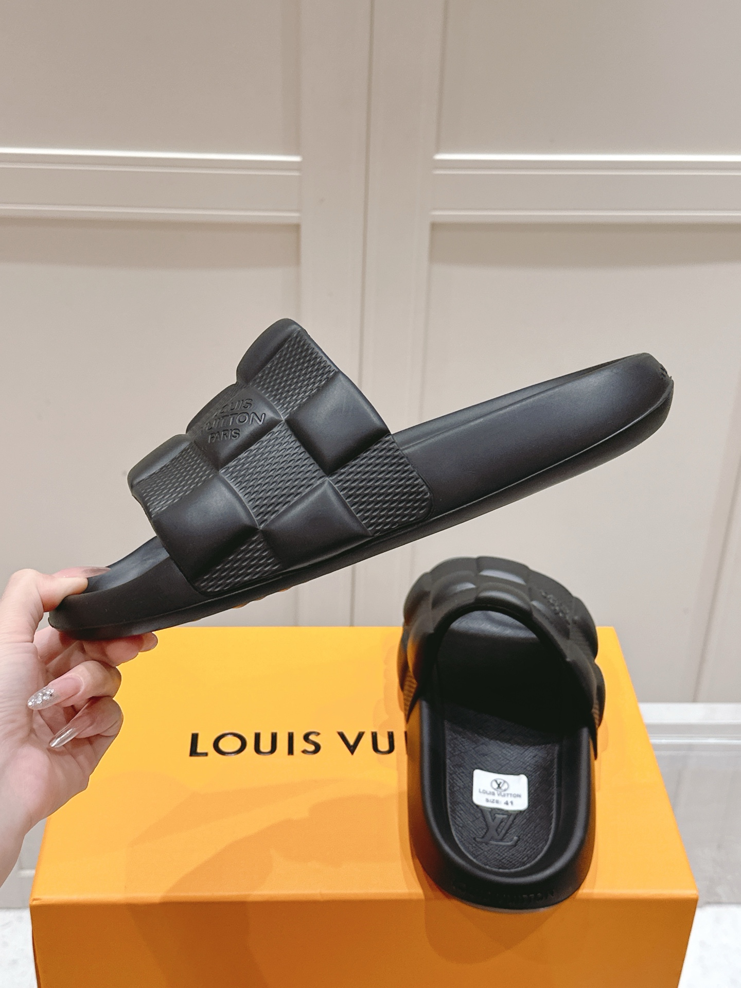 Louis Vuitton  LOUIS VUITTON WATERFRONT MULES