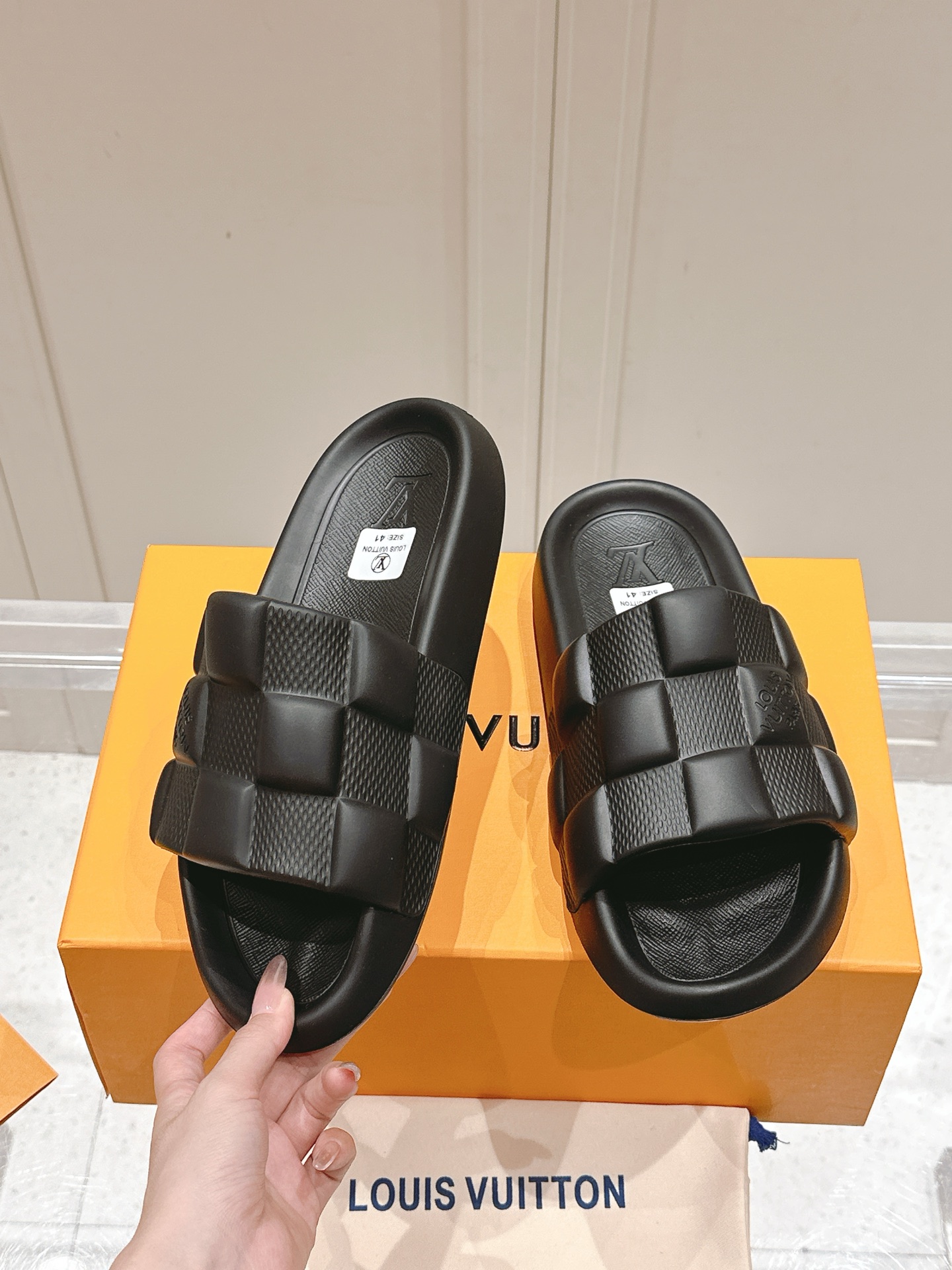 Louis Vuitton  LOUIS VUITTON WATERFRONT MULES