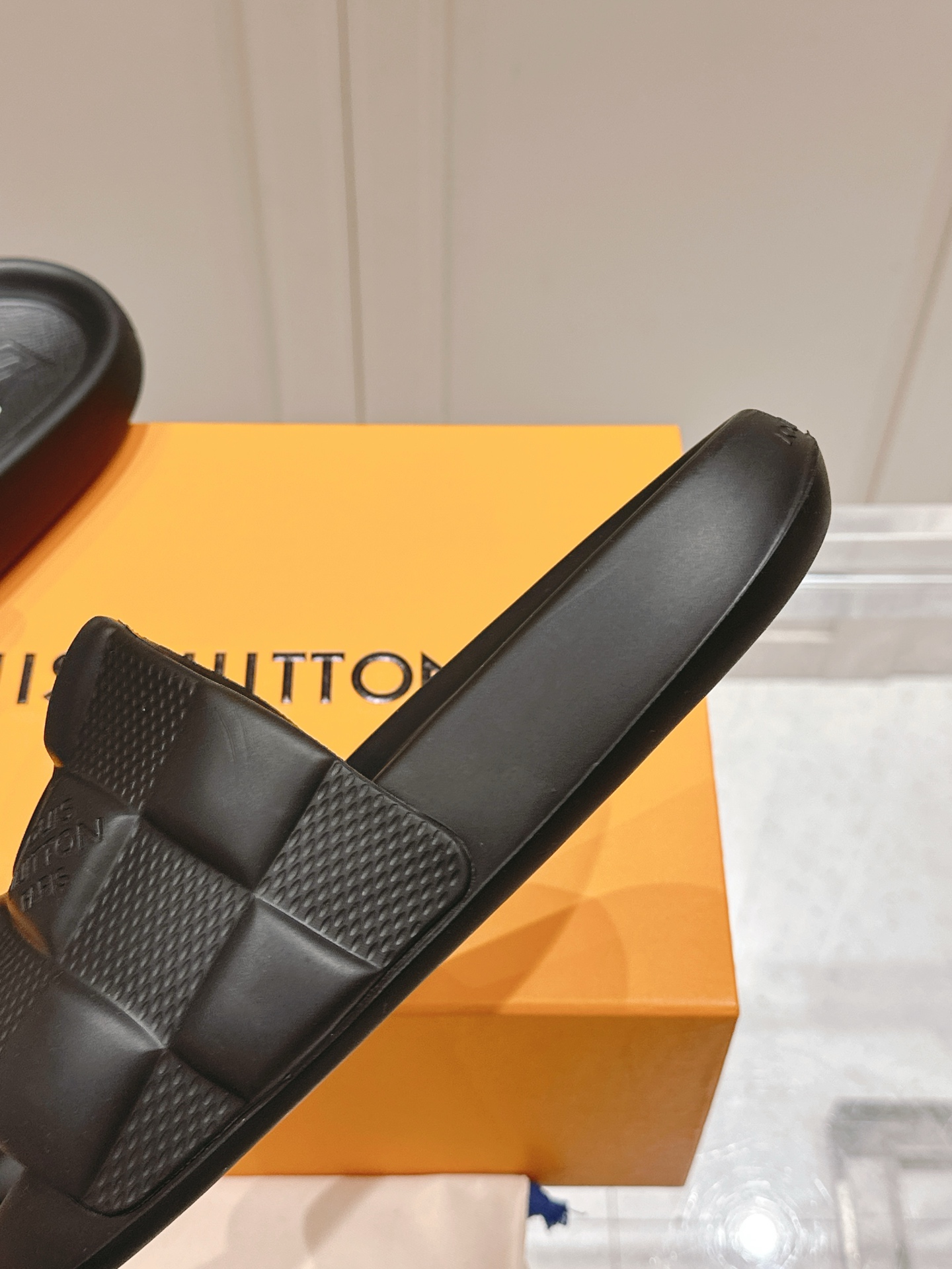 Louis Vuitton  LOUIS VUITTON WATERFRONT MULES