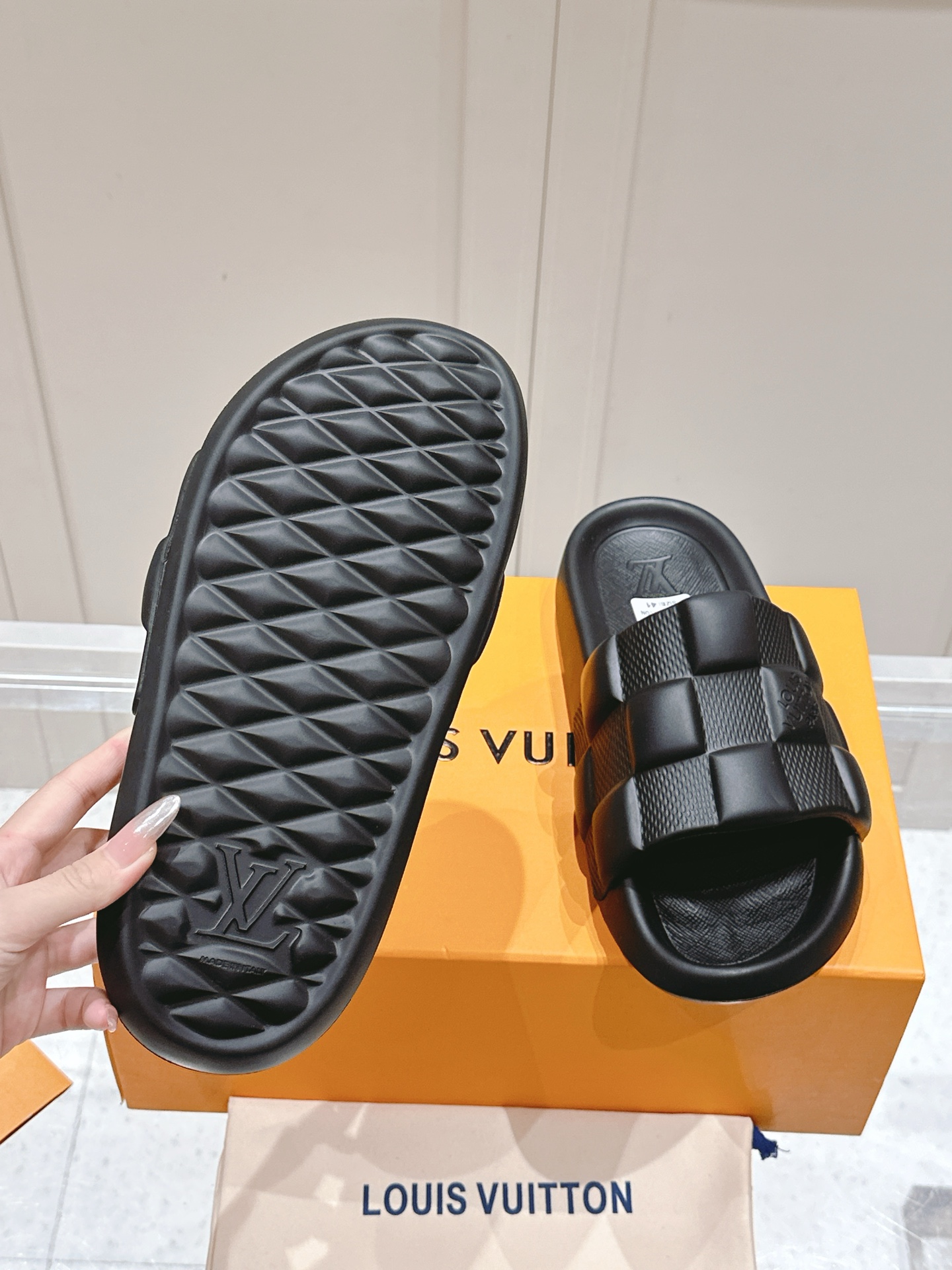 Louis Vuitton  LOUIS VUITTON WATERFRONT MULES