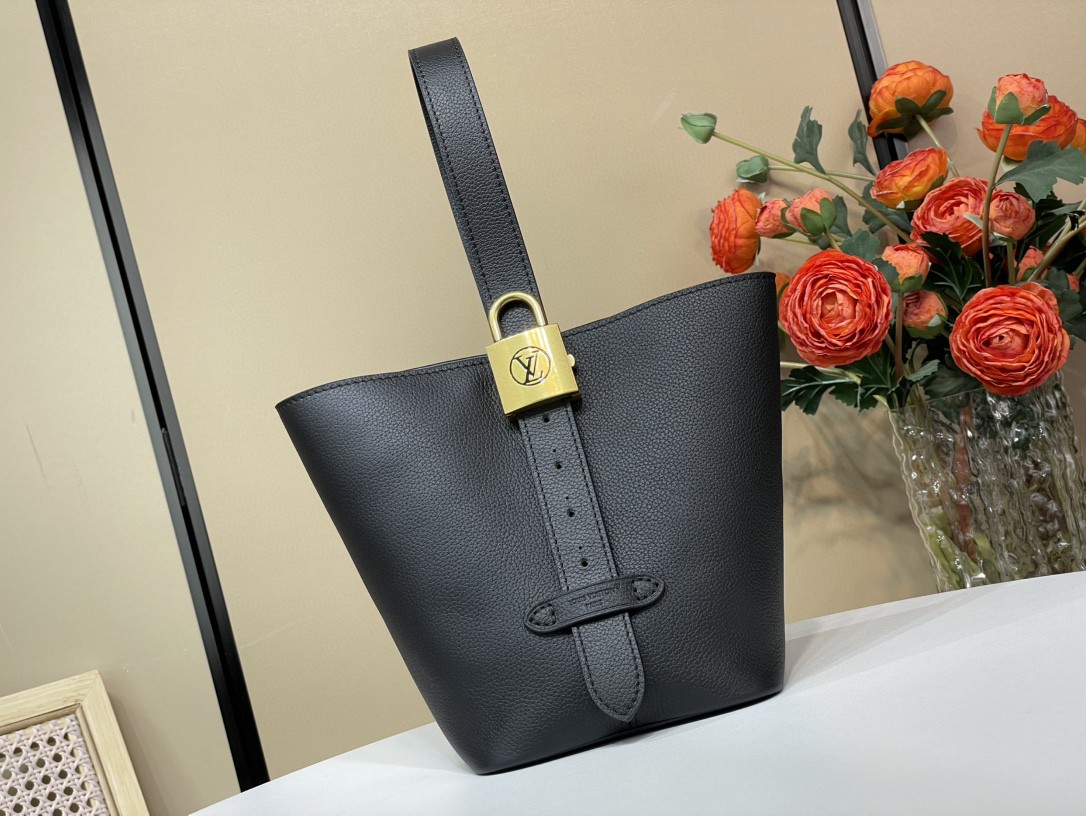 Louis Vuitton Low Key Hobo