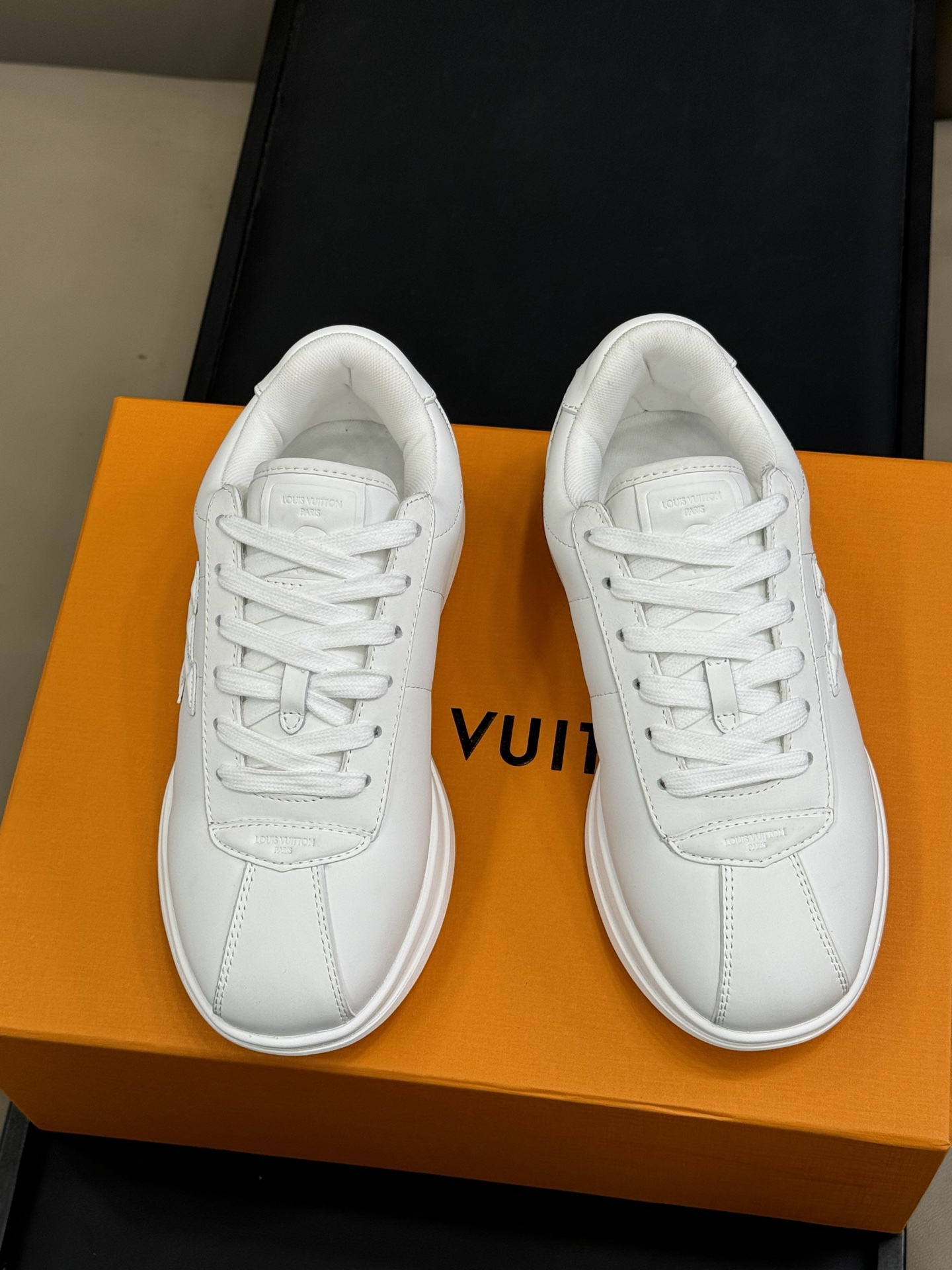 Louis Vuitton LV BUTTERSOFT Sneaker white- Men - Shoes | LOUIS VUITTON