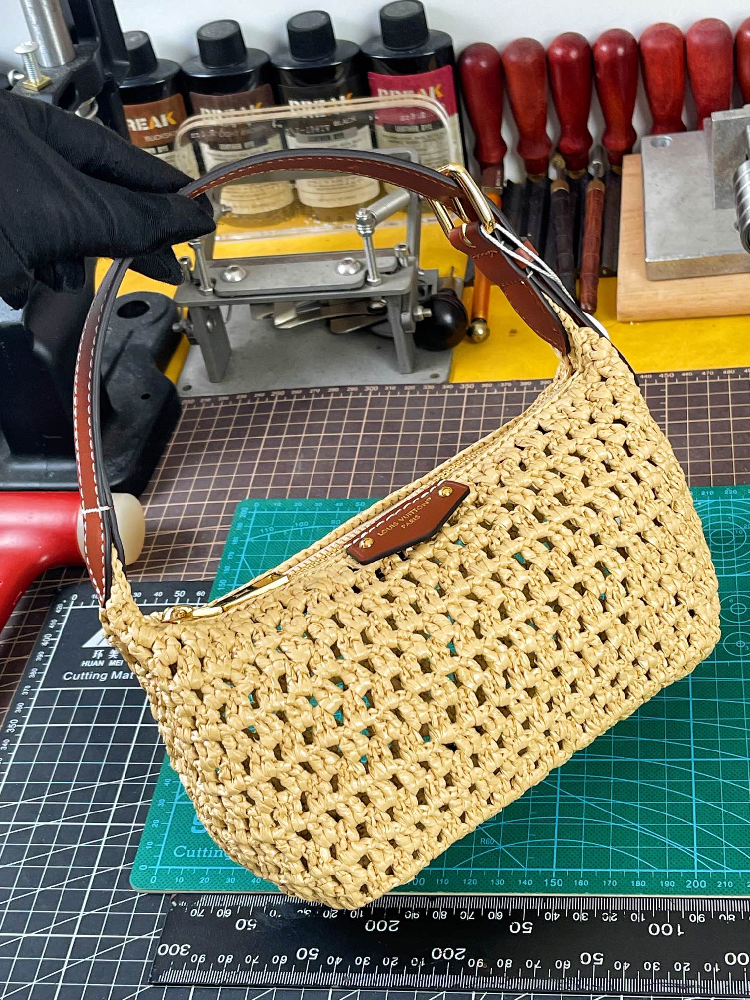 Louis Vuitton LV Natural Tan Raffia Hills Pochette