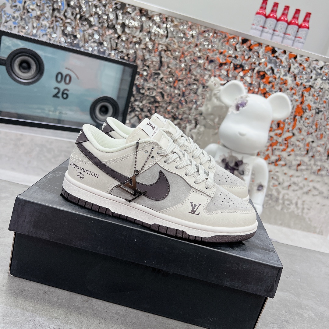 Louis Vuitton LV Trainer Low Grey White Sneakers