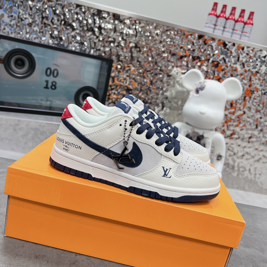 Louis Vuitton LV Trainer Low White Navy Sneakers