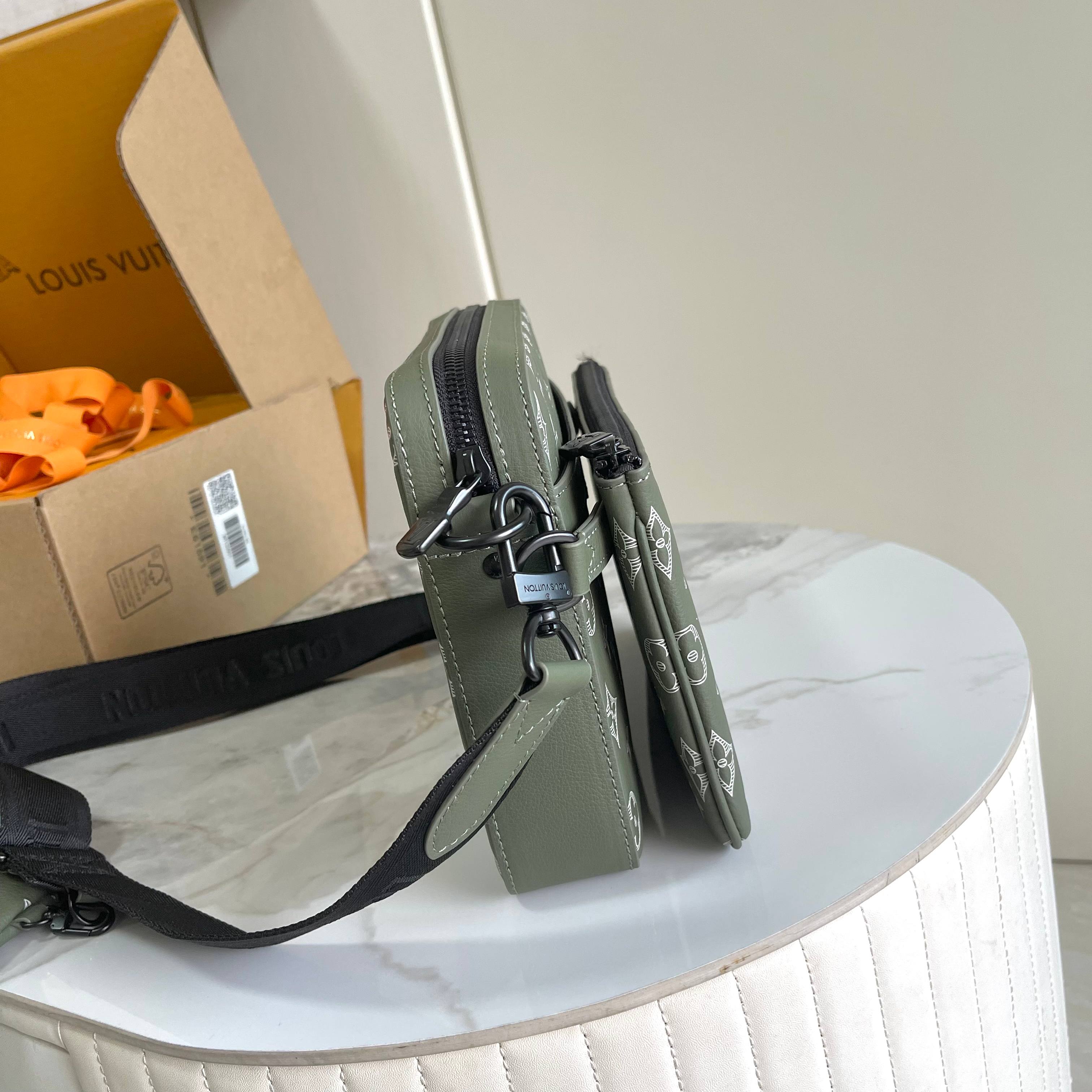 Louis Vuitton LV Unisex Trio Messenger Khaki Green