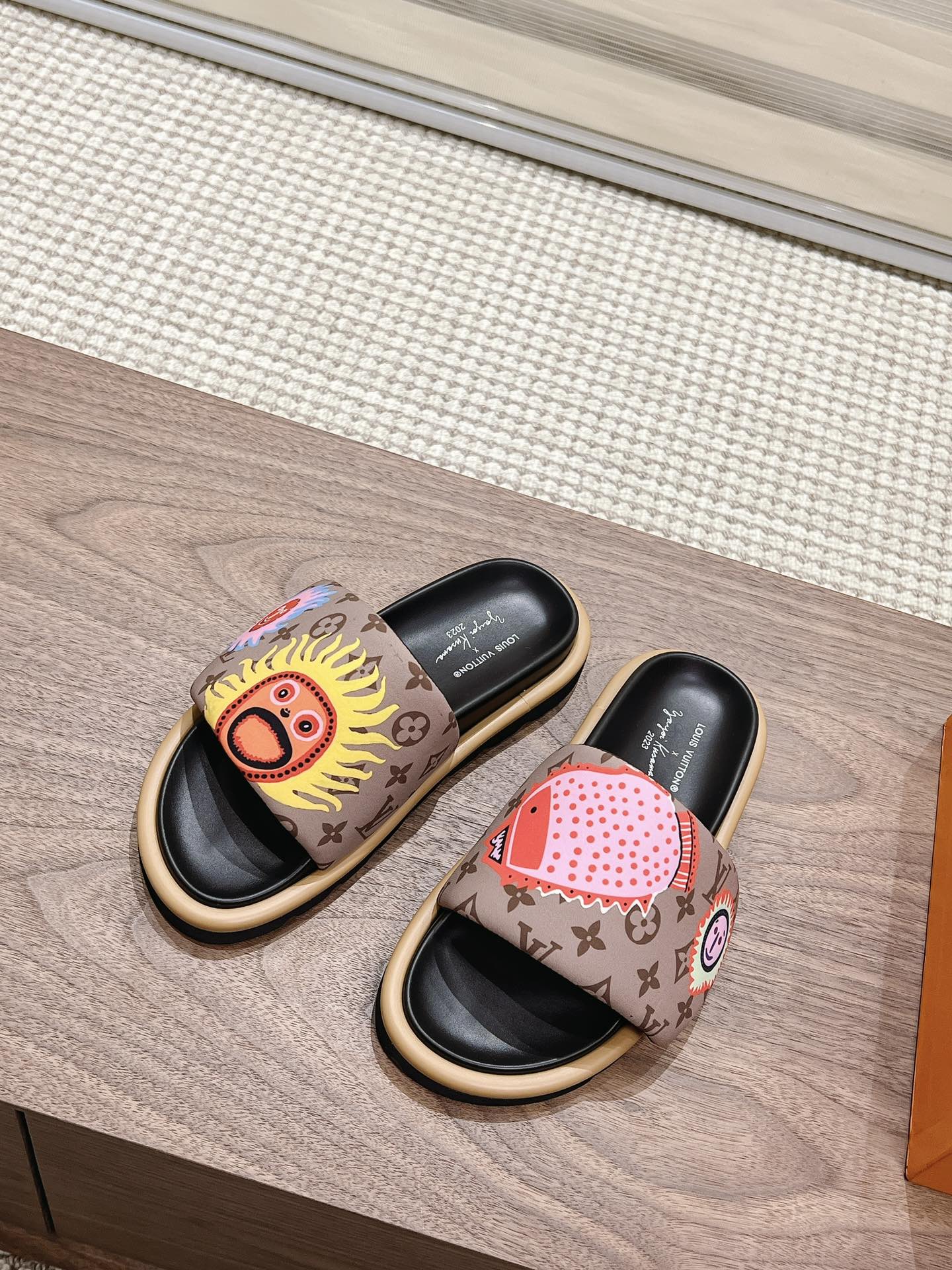 Louis Vuitton  LV YAYOI KUSAMA Collaboration Slip-On Sandals-yf