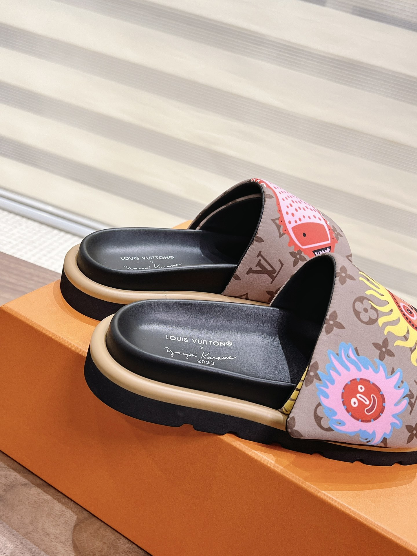 Louis Vuitton  LV YAYOI KUSAMA Collaboration Slip-On Sandals-yf