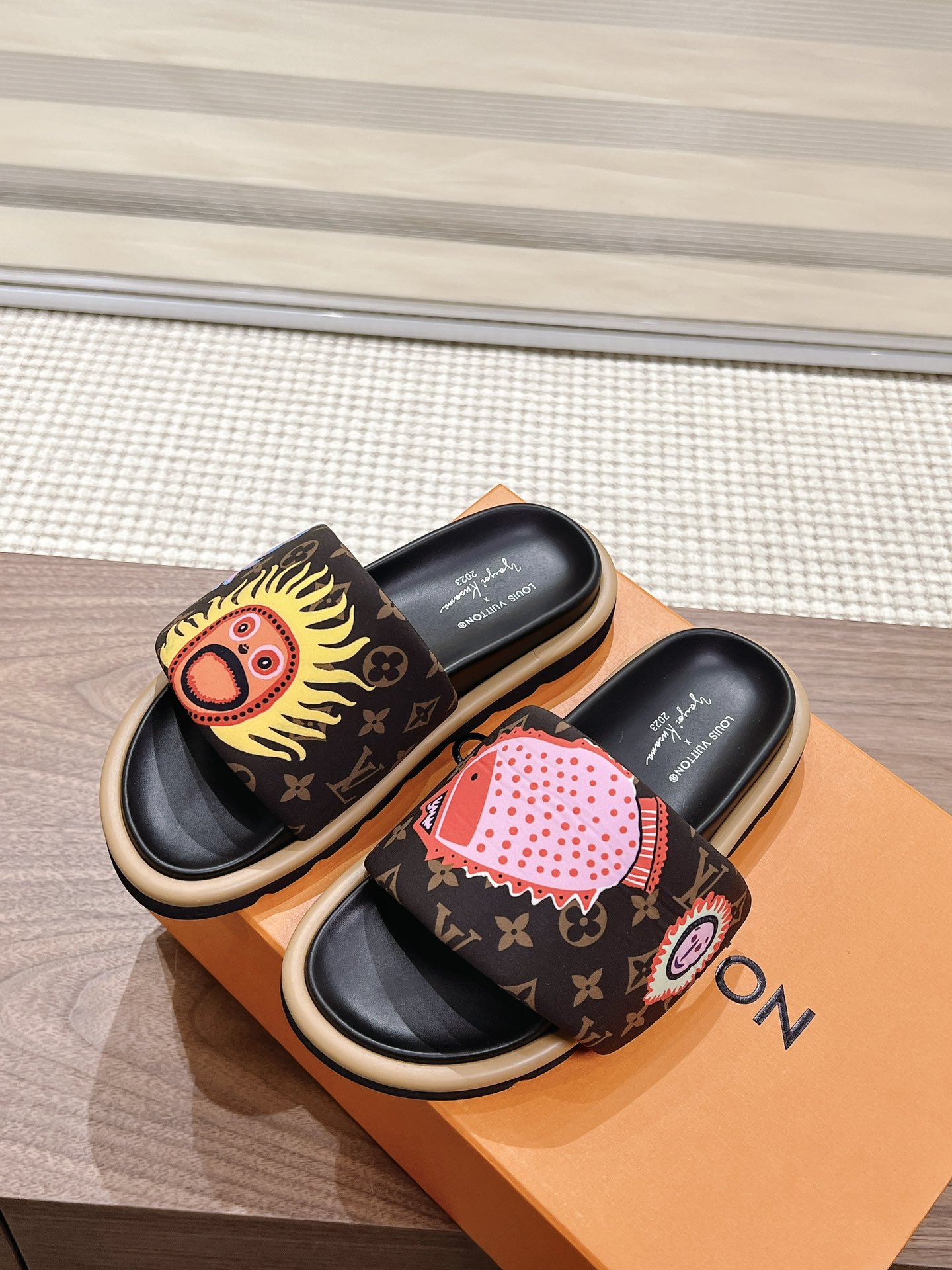 Louis Vuitton  LV YAYOI KUSAMA Collaboration Slip-On Sandals-yf