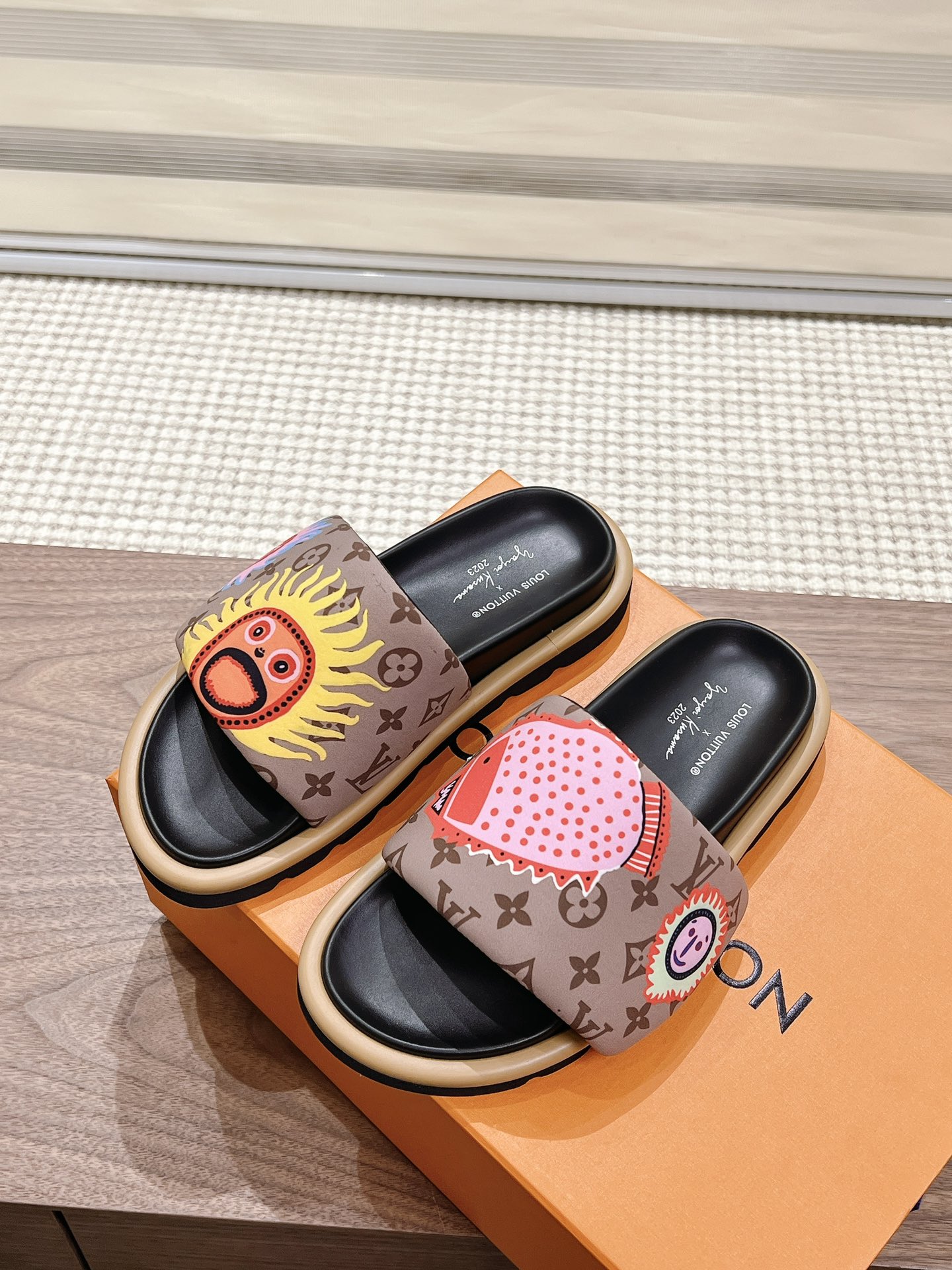 Louis Vuitton  LV YAYOI KUSAMA Collaboration Slip-On Sandals-yf