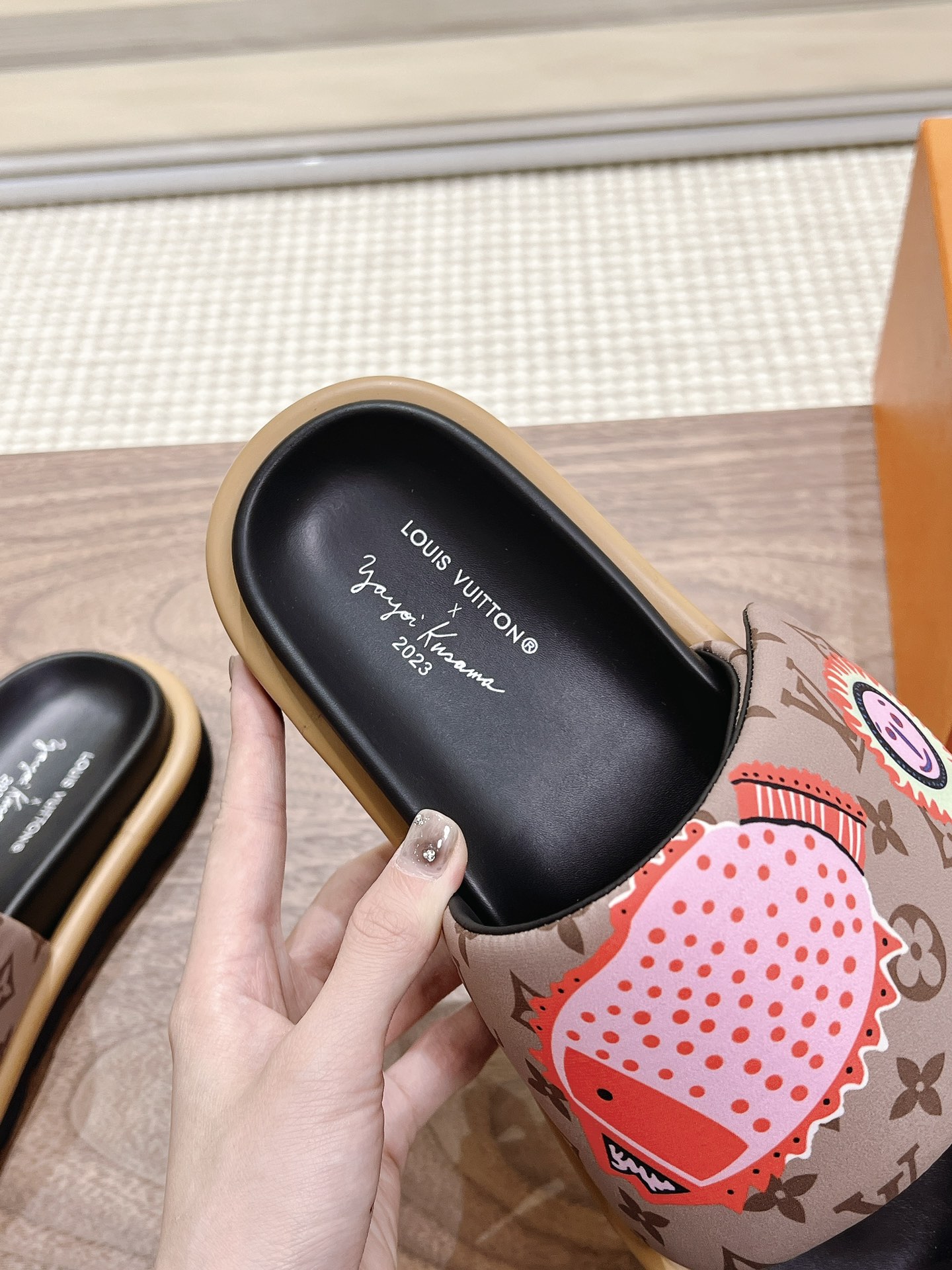 Louis Vuitton  LV YAYOI KUSAMA Collaboration Slip-On Sandals-yf