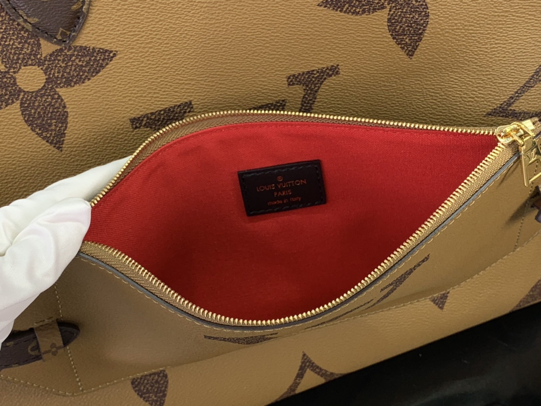 Louis Vuitton M45320 OnTheGo GM Tote and Shoulder Bag