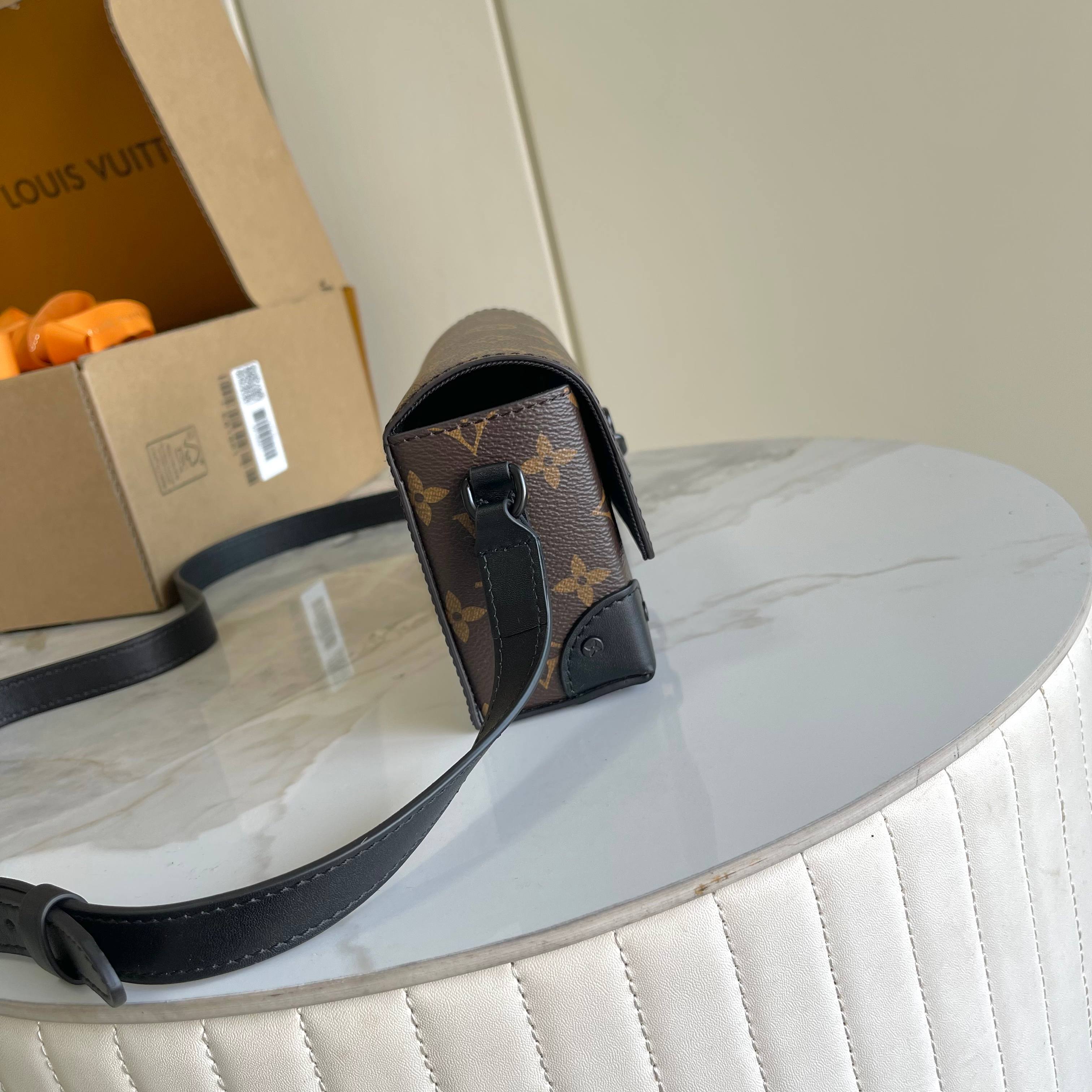 LOUIS VUITTON Macassar Monogram Steamer Bag Brown